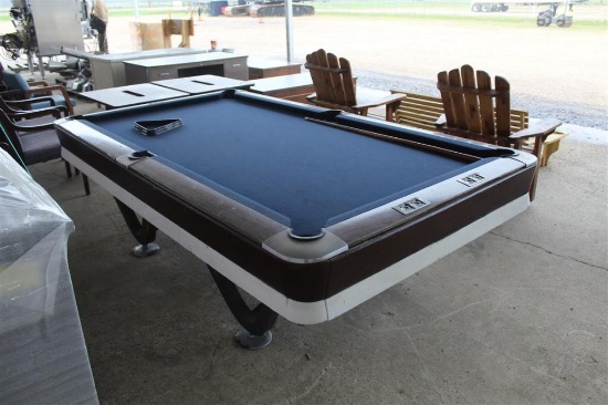 BRUNSWICK POOL TABLE