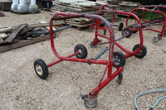 LOT W/ (2) WIRE CARTS