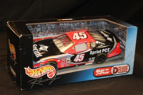 2000 Hot Wheels Racing "Race Day" Edition #45, 1:24 Scale Stock Car Replica "SPRINT" SN:27554