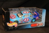 2000 Hot Wheels Racing #43, 1:24 Scale Stock Car Replica 