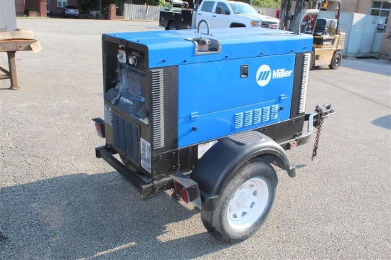 MILLER BIG BLUE 300 PRO DIESEL POWERED DC WELDING MACHINE 208 HOURS TRL MTD S# MC090500E