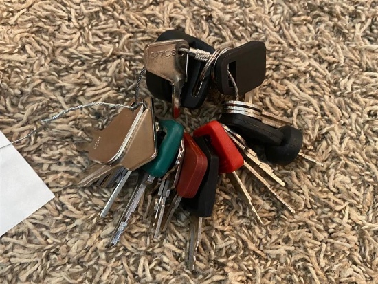 SET OF EQUIPMENT KEYS