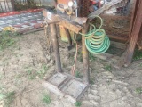 HEAVY DUTY METAL DOUBLE BOTTLE HOLDER