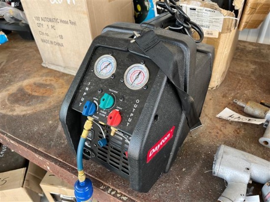 DAYTON REFRIDGERANT RECOVERY MACHINE