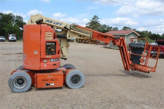 2004 JLG E300AJP