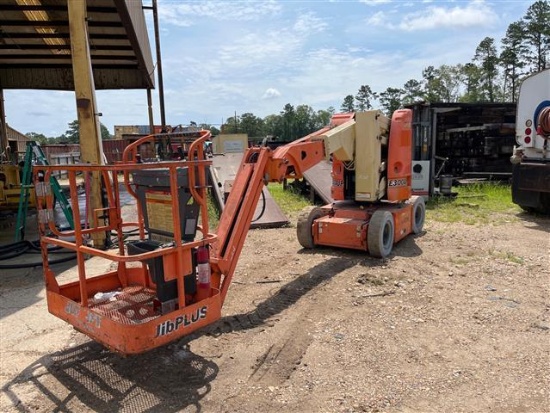 2004 JLG E300AJP