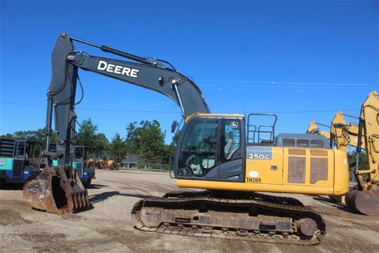 2017 JOHN DEERE 250G-LC EXCAVATOR