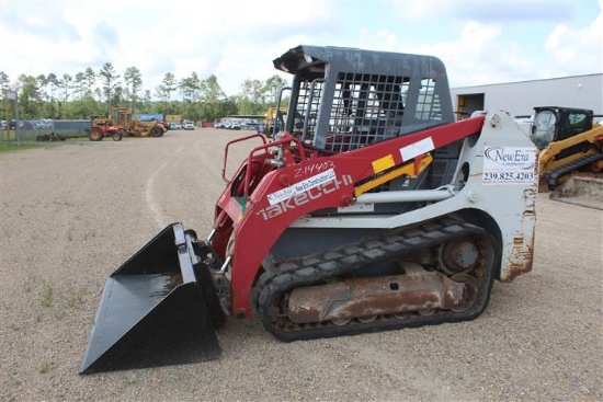 2017 TAKEUCHI TL8 SKID STEER