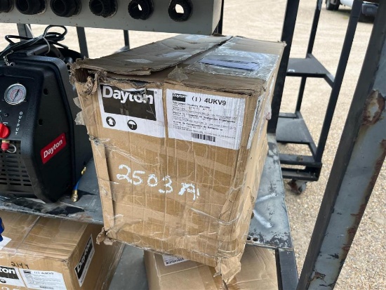 DAYTON REFRIDGERANT RECOVERY MACHINE