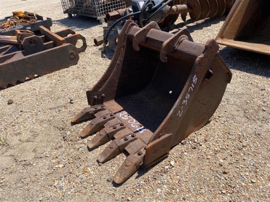 22IN BOBCAT DIGGING BUCKET