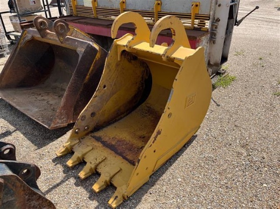 CAT 32IN DIGGING BUCKET
