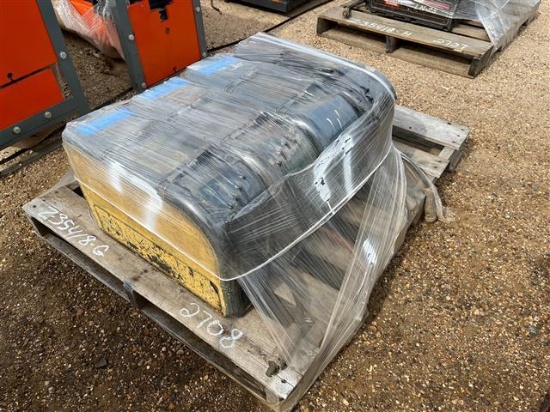 PALLET OF 4 LINCOLN LN25 ELECTRIC WELDERS