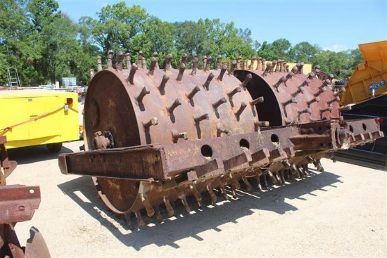 PULL TYPE SHEEP FOOT ROLLER
