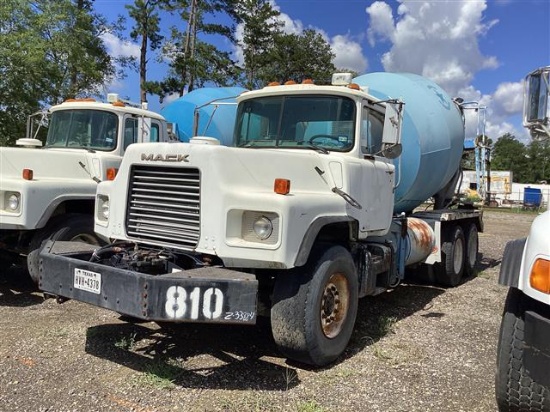 2003 MACK DM690S MIXER TRUCK