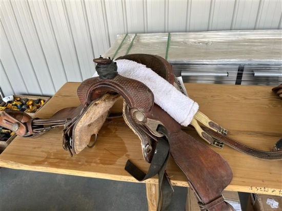 ROPING SADDLE