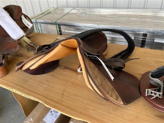 COLLEGIATE SADDLE