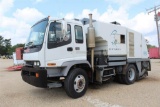 2004 GMC T7500 SWEEPER TRUCK