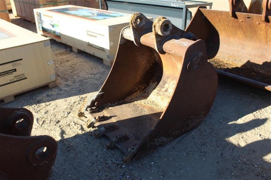 GEITH 26 INCH DIGGING BUCKET W/ SIDE CUTTER