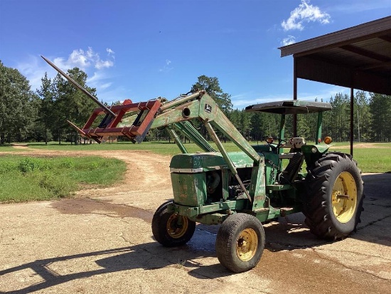 JOHN DEERE 2840 TRACTOR WITH FRONT END LOADER