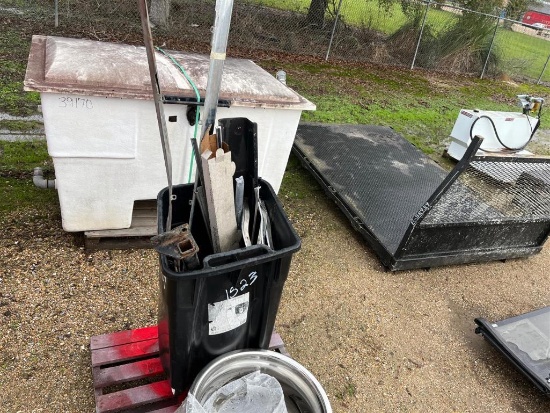 PALLET WITH RIMS AND PARTS FOR CHEVELLE