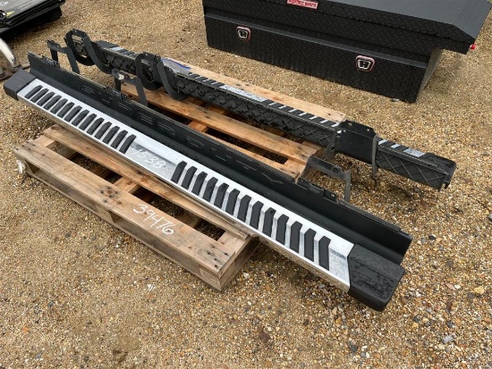 PALLET WITH SET OF RUNNING BOARDS