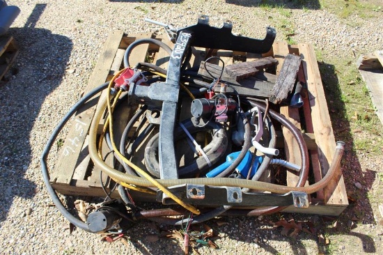 PALLET WITH ELECTRIC FUEL PUMPS
