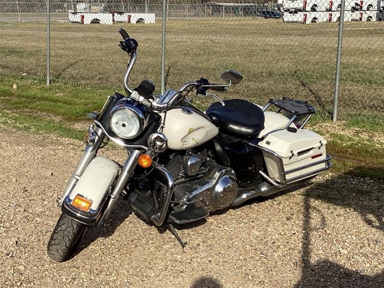 2013 HARLEY DAVIDSON ROAD KING MOTORCYCLE