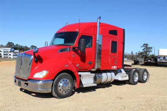2019 KENWORTH T680 CONDO SLEEPER