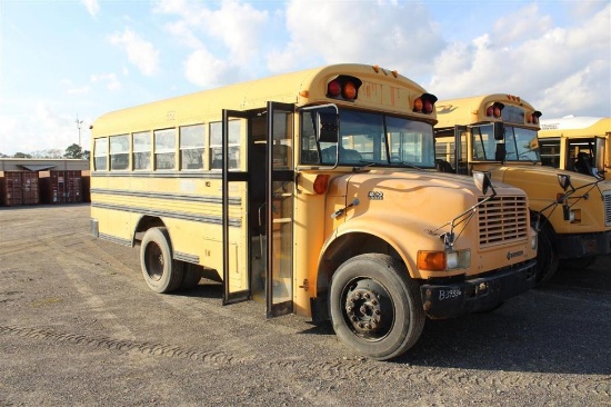 1997 INTERNATIONAL 3800 BUS