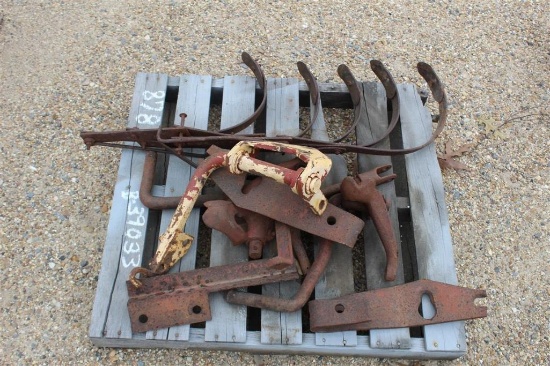 PALLET OF MISCELLANEOUS FARM IMPLEMENTS