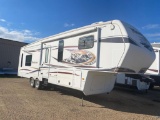 2012 KEYSTONE MONTANA 31 FT CAMPER