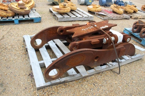 UNUSED 40 INCH HYD. EXCAVATOR THUMB