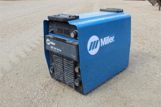 MILLER XMT 304 SERIES ELECTRIC WELDER