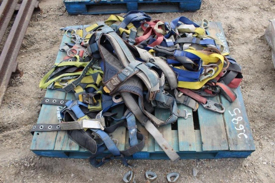 PALLET OF SAFETY HARNESSES