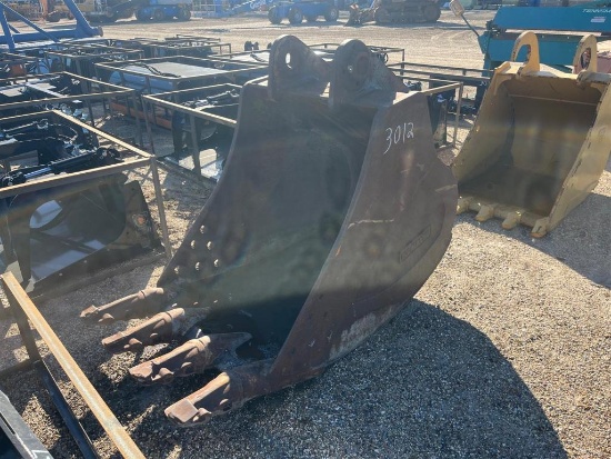 36IN KOMATSU DIGGING BUCKET