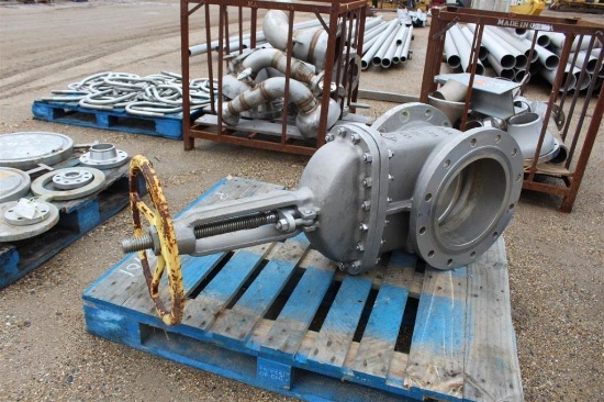 PALLET WITH 12FT GATE VALVE