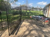 16FT DRIVEWAY ENTRANCE GATES W/ POST