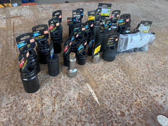 LOT OF SOCKETS, EXTENSIONS AND PULL BARS