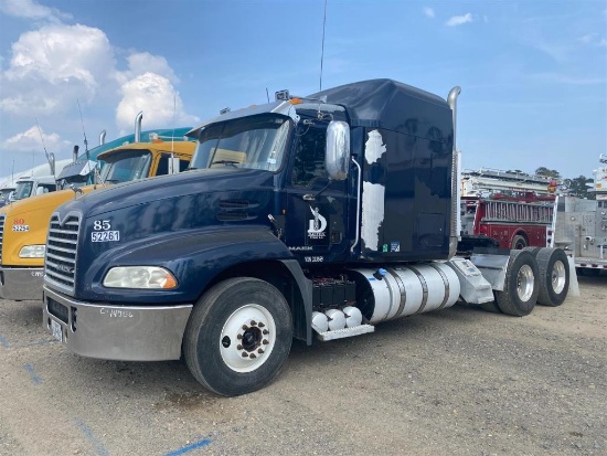 2012 MACK PINNACLE CXU613