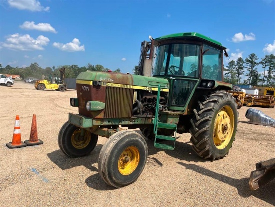 JOHN DEERE 4040 TRACTOR