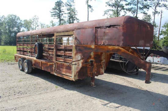 GOOSENECK 30FT STOCK TRAILER -NO TITLE