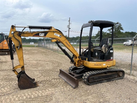 CATERPILLAR 303CR EXCAVATOR
