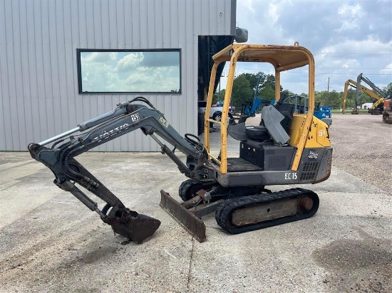 VOLVO EC15 MINI-EXCAVATOR