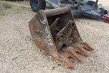 17IN DIGGING BUCKET