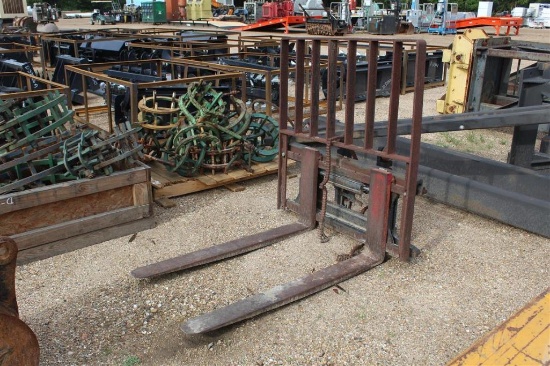 FORK FRAME WITH FORKS