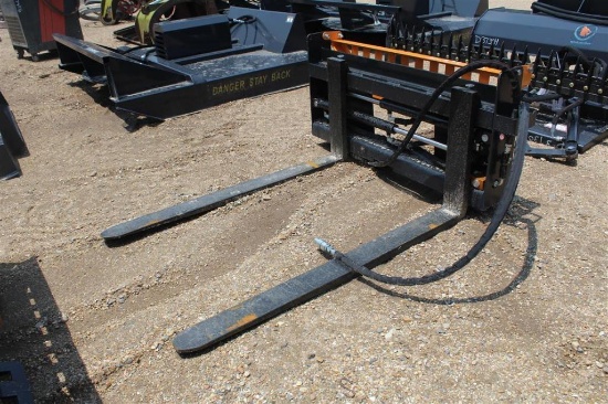 WOLVERINE PALLET FORK