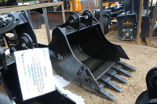 LANDHERO HEAVY DUTY 24IN MINI EXCAVATOR BUCKET