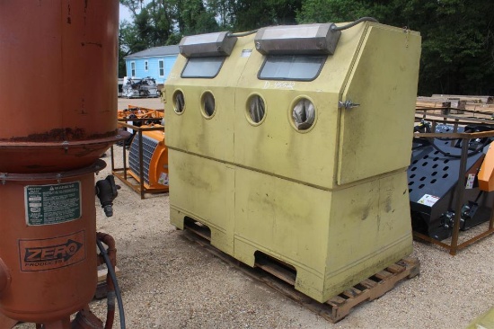 SAND BLASTING CABINET