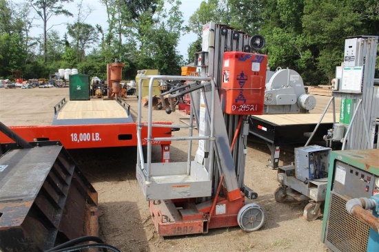 1995 SKYJACK 30FT PORTABLE ELECTRIC LIFT