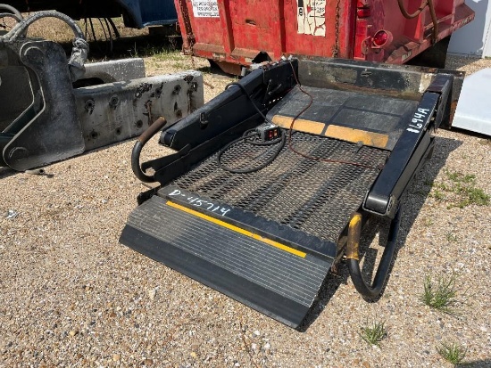 ELECTRIC WHEELCHAIR LIFT